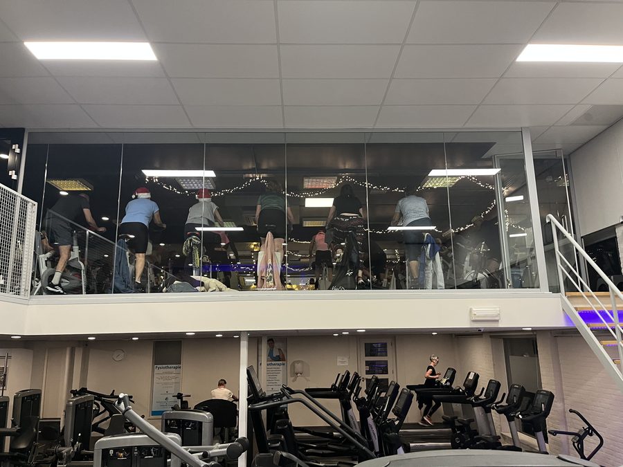 De tweelaagse clubvloer van BeFit Bunde